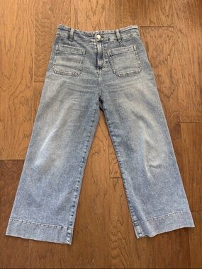 LC Lauren Conrad Light Wash Wide Crop Women’s Jeans. Size 6.